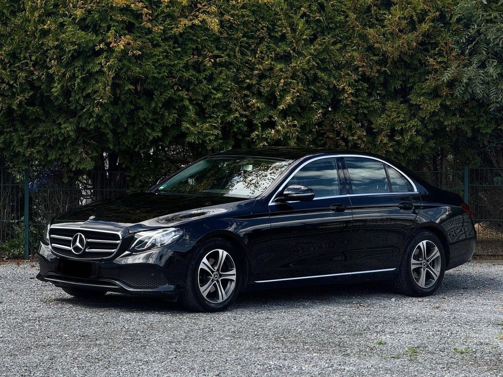 Image of Mercedes-Benz E 220