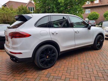 Porsche Cayenne - 5