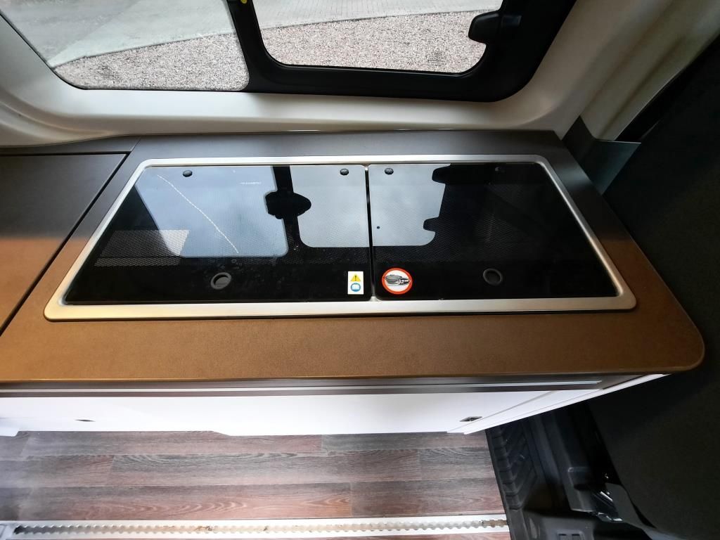 Fahrzeugabbildung Laika Kosmo Urban F 100+ Markise / AHK