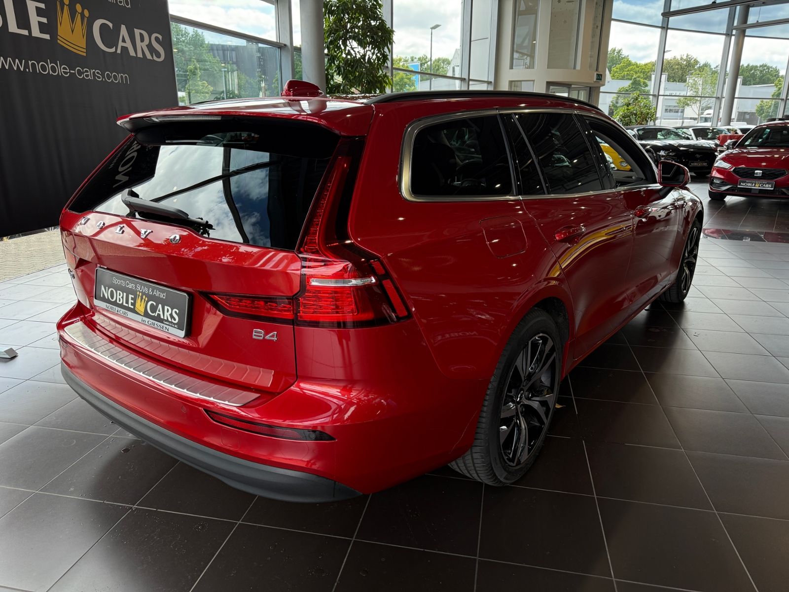 Fahrzeugabbildung Volvo V60 Kombi Core AHK LED ALU