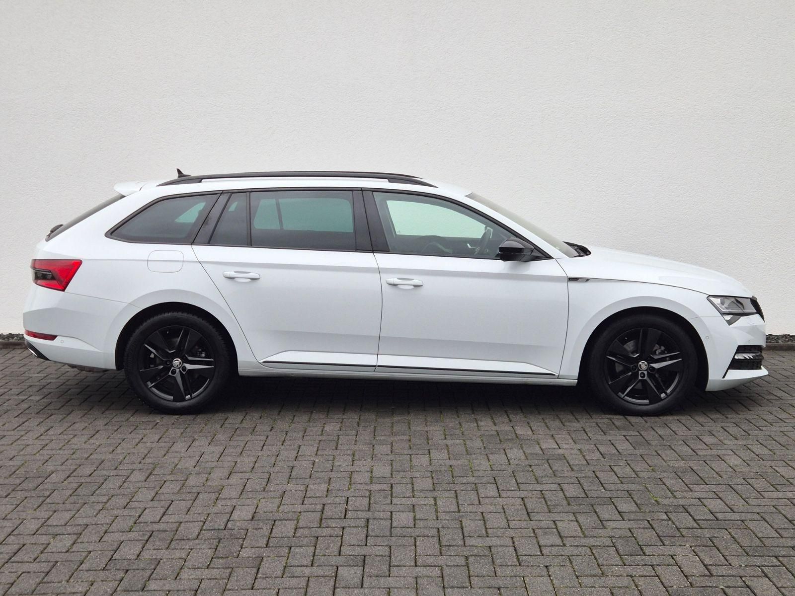Skoda Superb Combi Sportline 2.0 TSI DSG / / 1.HAND // foto 4