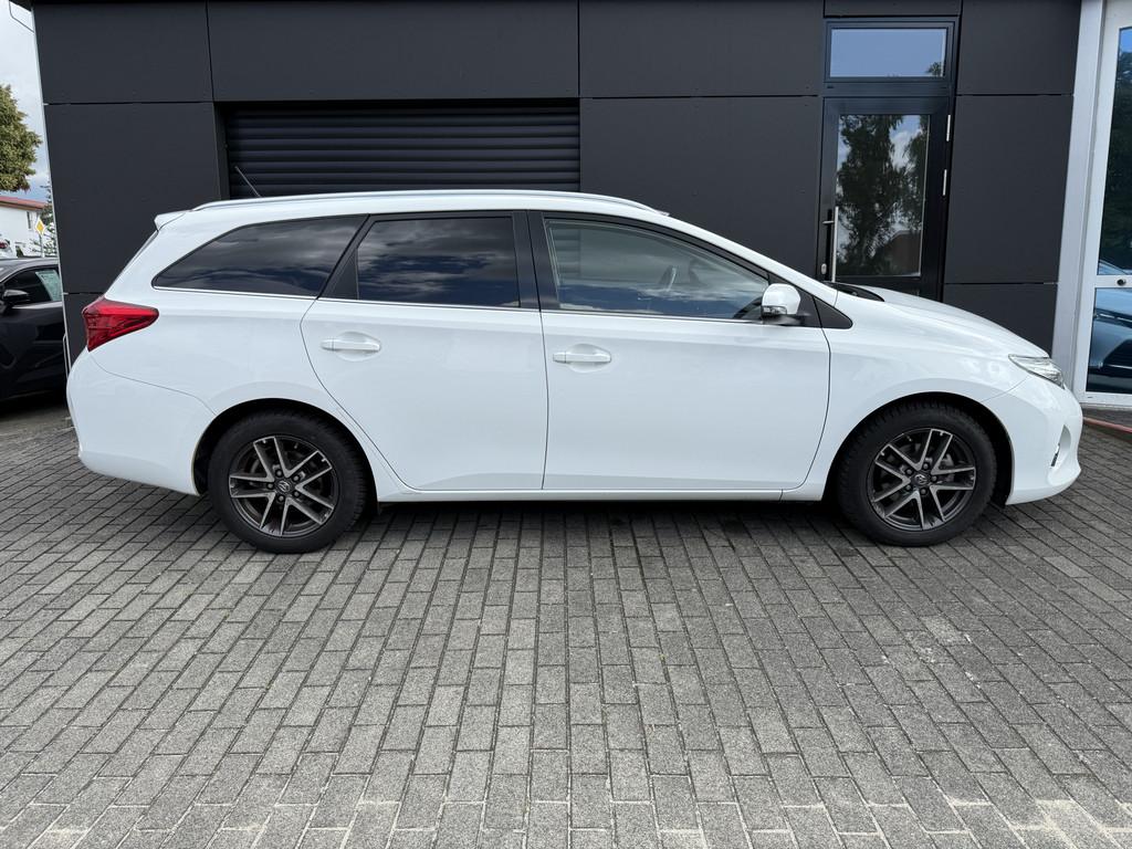 Toyota Auris Touring Sports