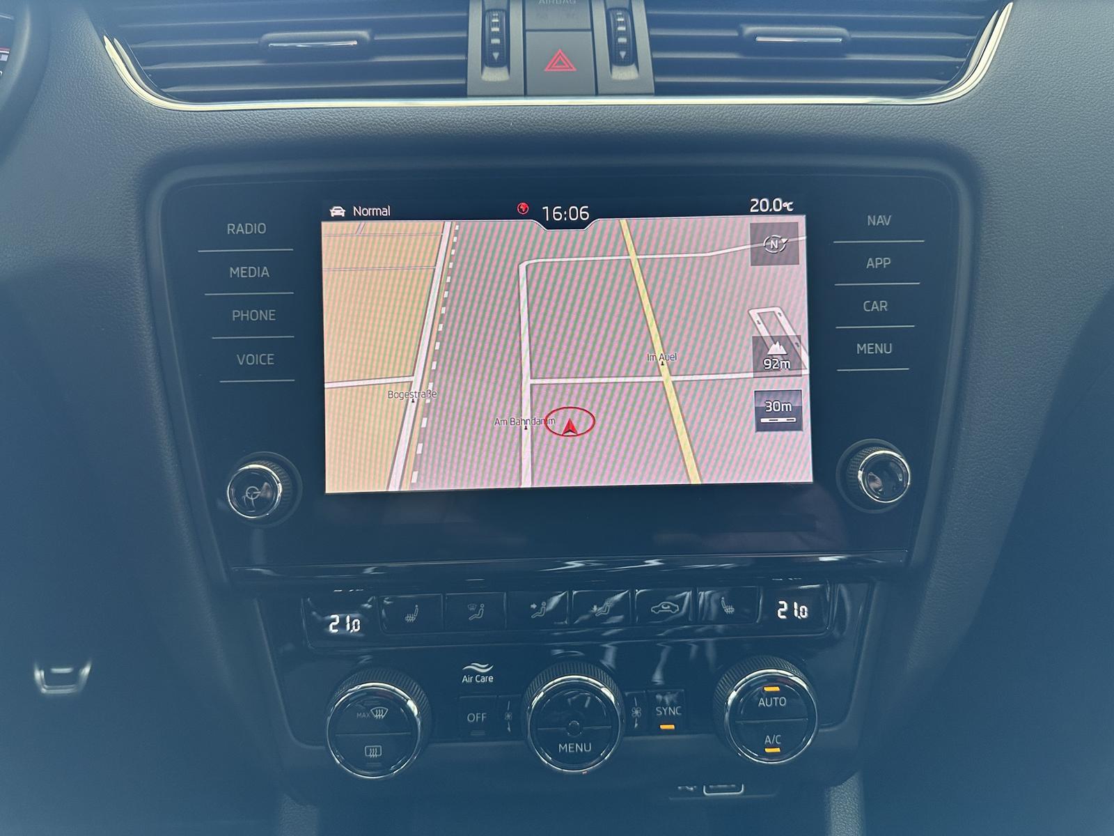 Skoda Octavia RS Navi LED ACC PDC SHZ AHK