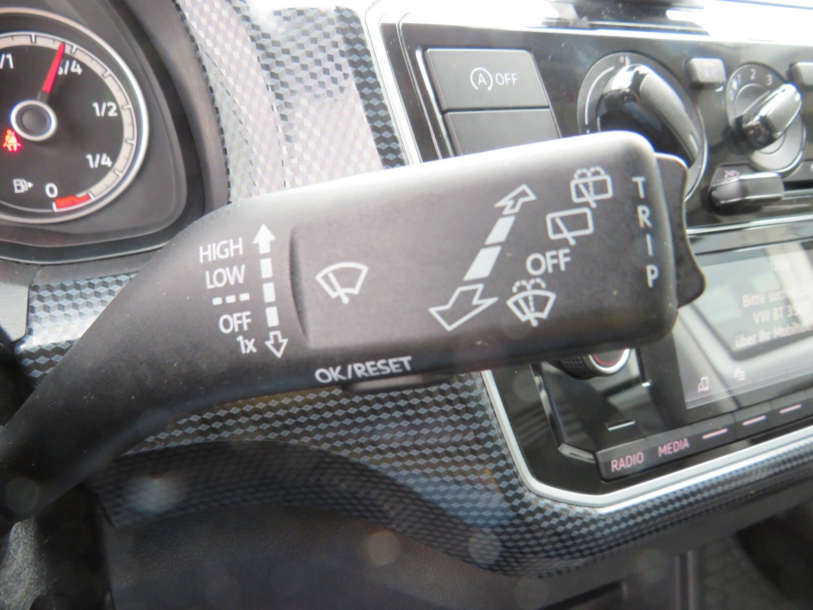 Fahrzeugabbildung Volkswagen up! 4-T. KLIMA MAPS & MORE TELVOR. DAB ZV 1.HAND