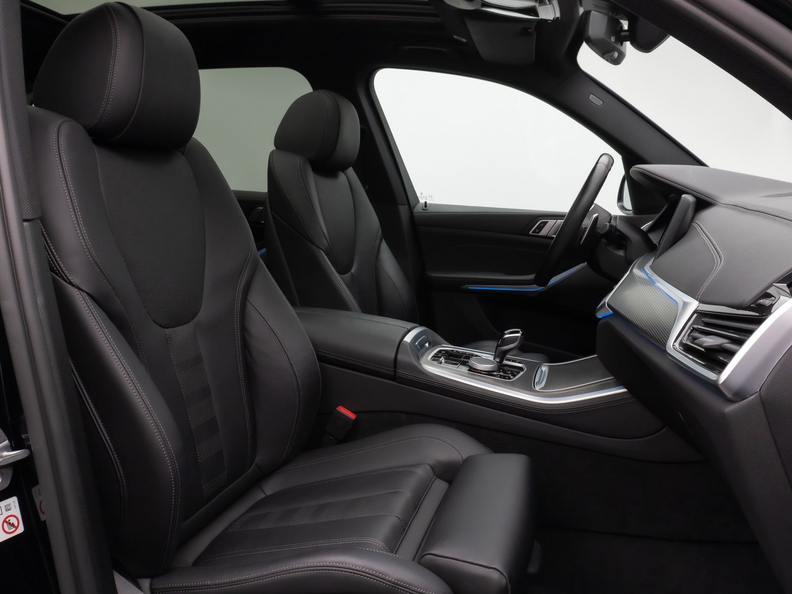 Fahrzeugabbildung BMW X5 xD45e M Sport Panorama 360° HUD DAB HiFi 21"