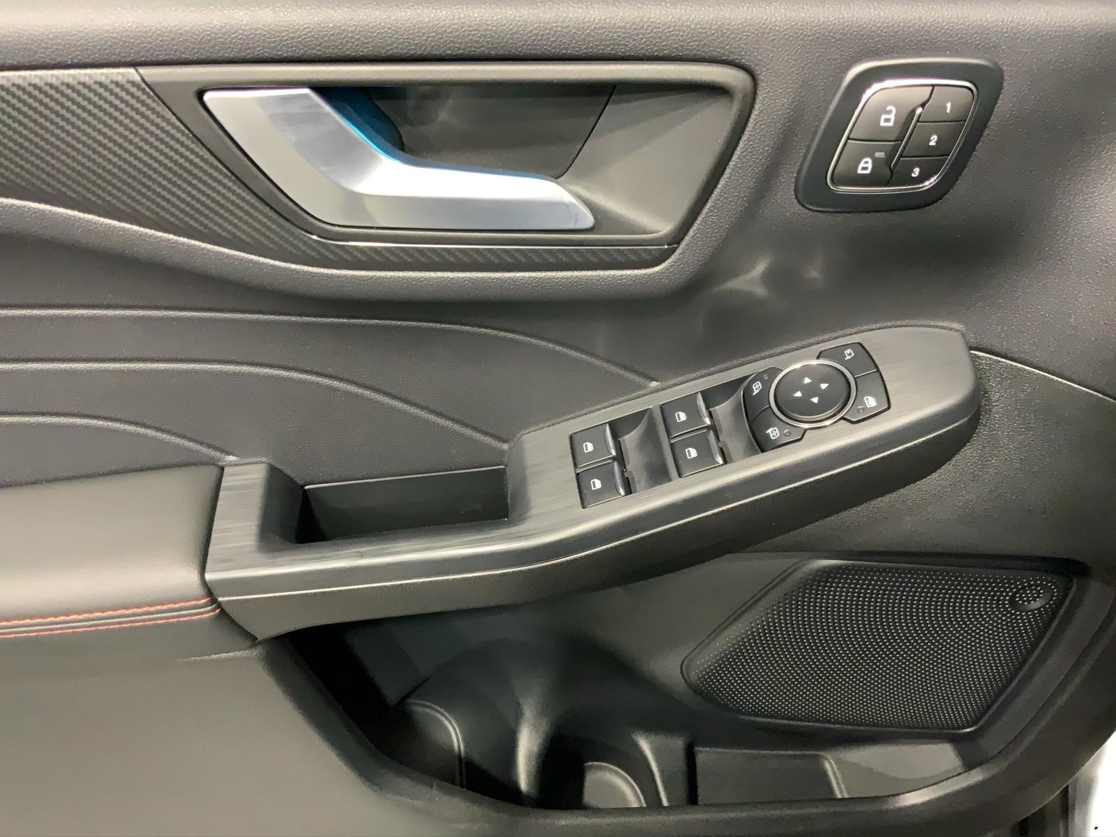 Ford Kuga ST-Line X Aut.*360GRAD*LED-MATRIX*NAVI*GRA*