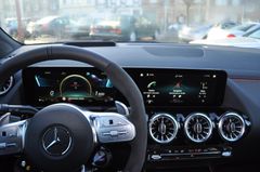 Fahrzeugabbildung Mercedes-Benz GLA 45 S MBUX Plus Night 21" Sitzklima Pano Head