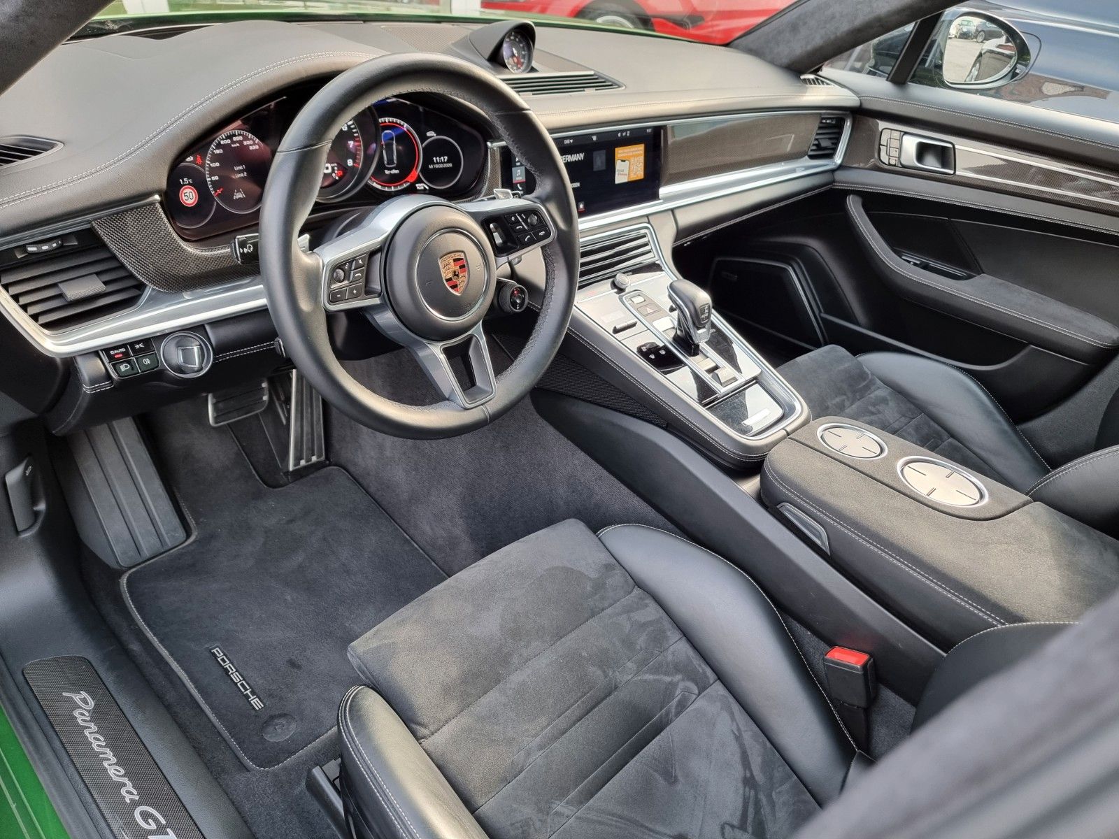 Fahrzeugabbildung Porsche Panamera Sport Turismo GTS/Mambagrün/Appr. 09/27