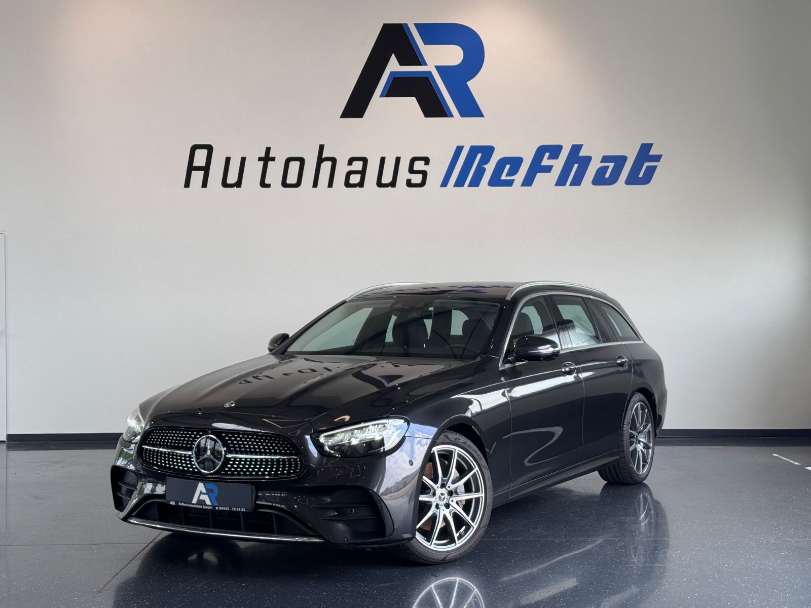 MERCEDES-BENZ E 220dT*AMG*WIDESCREEN*LED HIGH PERF*BURMEST*360