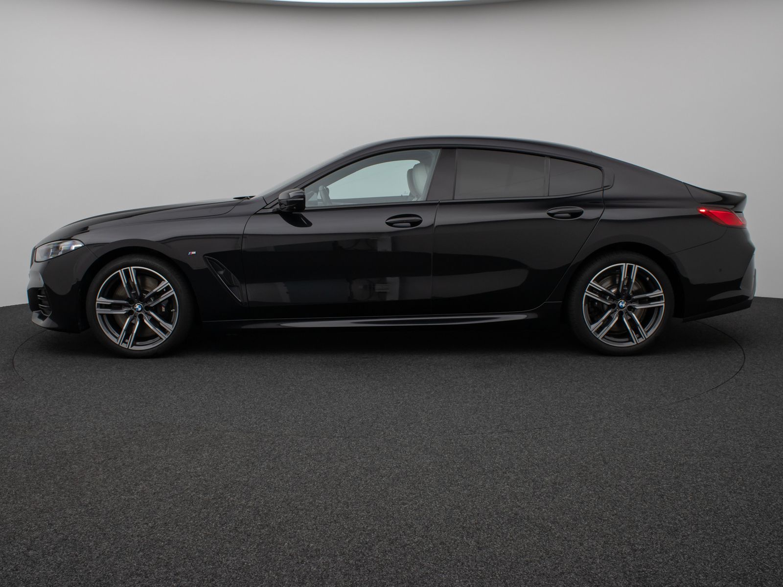 Fahrzeugabbildung BMW 840d xD Gran Coupè Laser 360°HUD SoftCl DisplKey