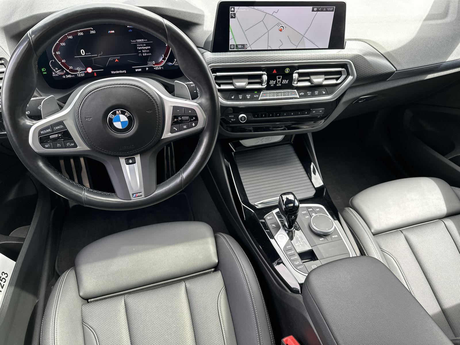 Fahrzeugabbildung BMW X3 xDrive20d M-Sport NAV+LASER+PANO+HUD+KAM+19ZO
