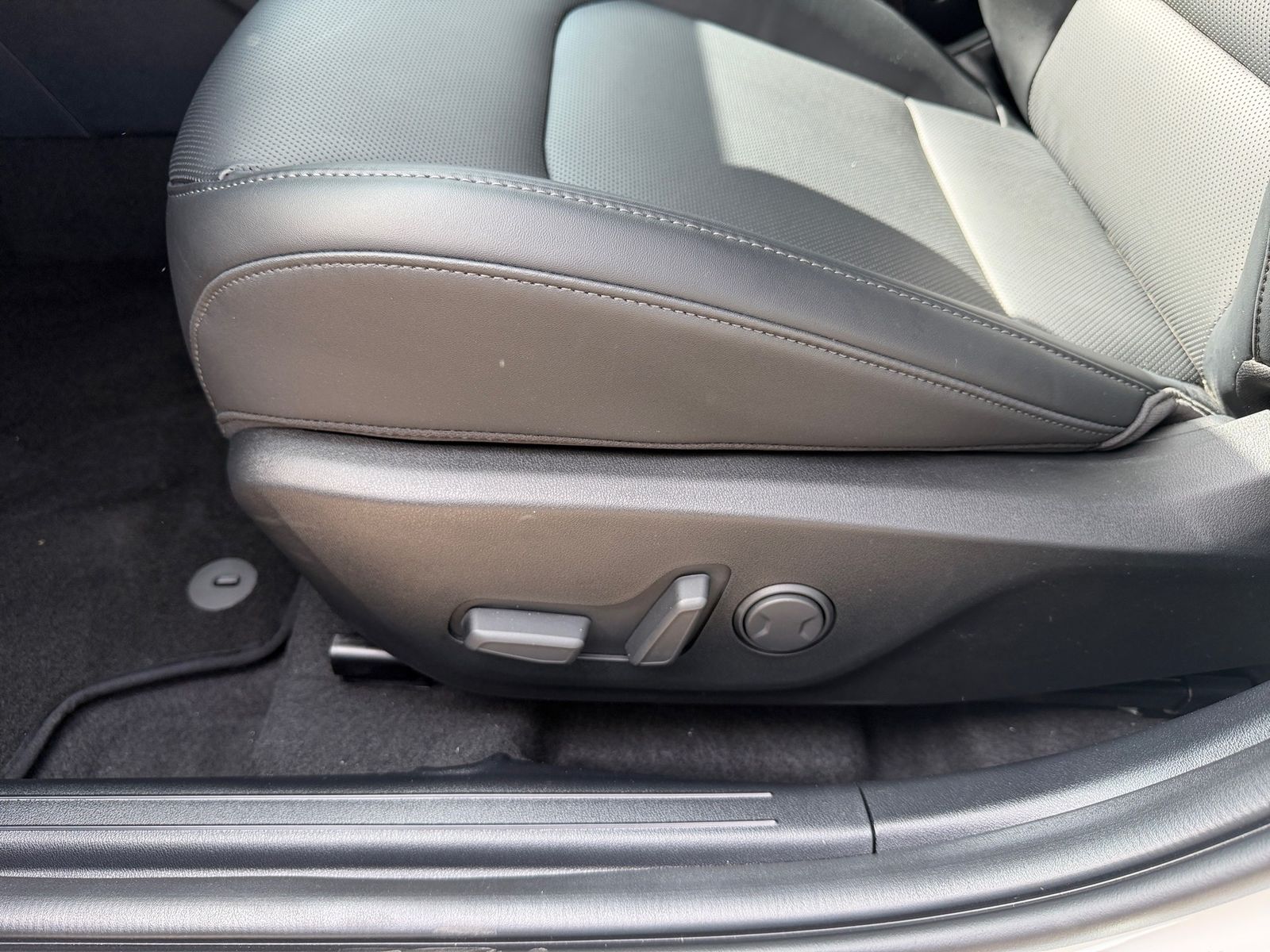 Fahrzeugabbildung Kia K4 1.6T 150 DCT SPIRIT DWP SD