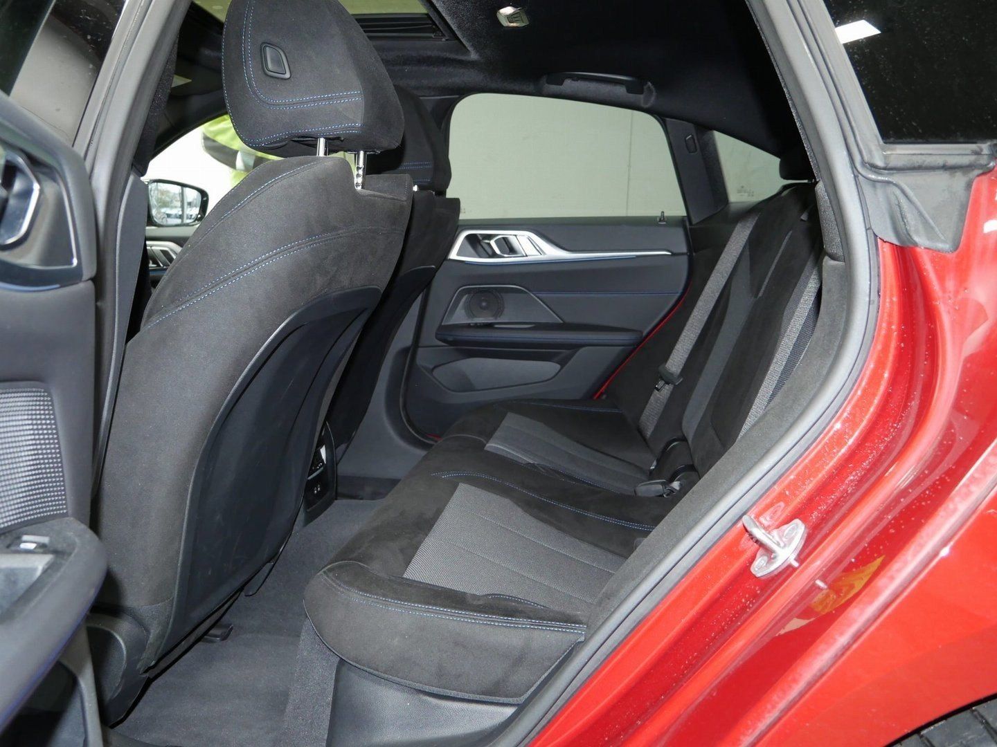 Fahrzeugabbildung BMW i4 eDrive40 M Sportpaket Driving Assistant Profe