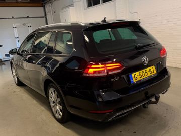 Volkswagen Golf - 2