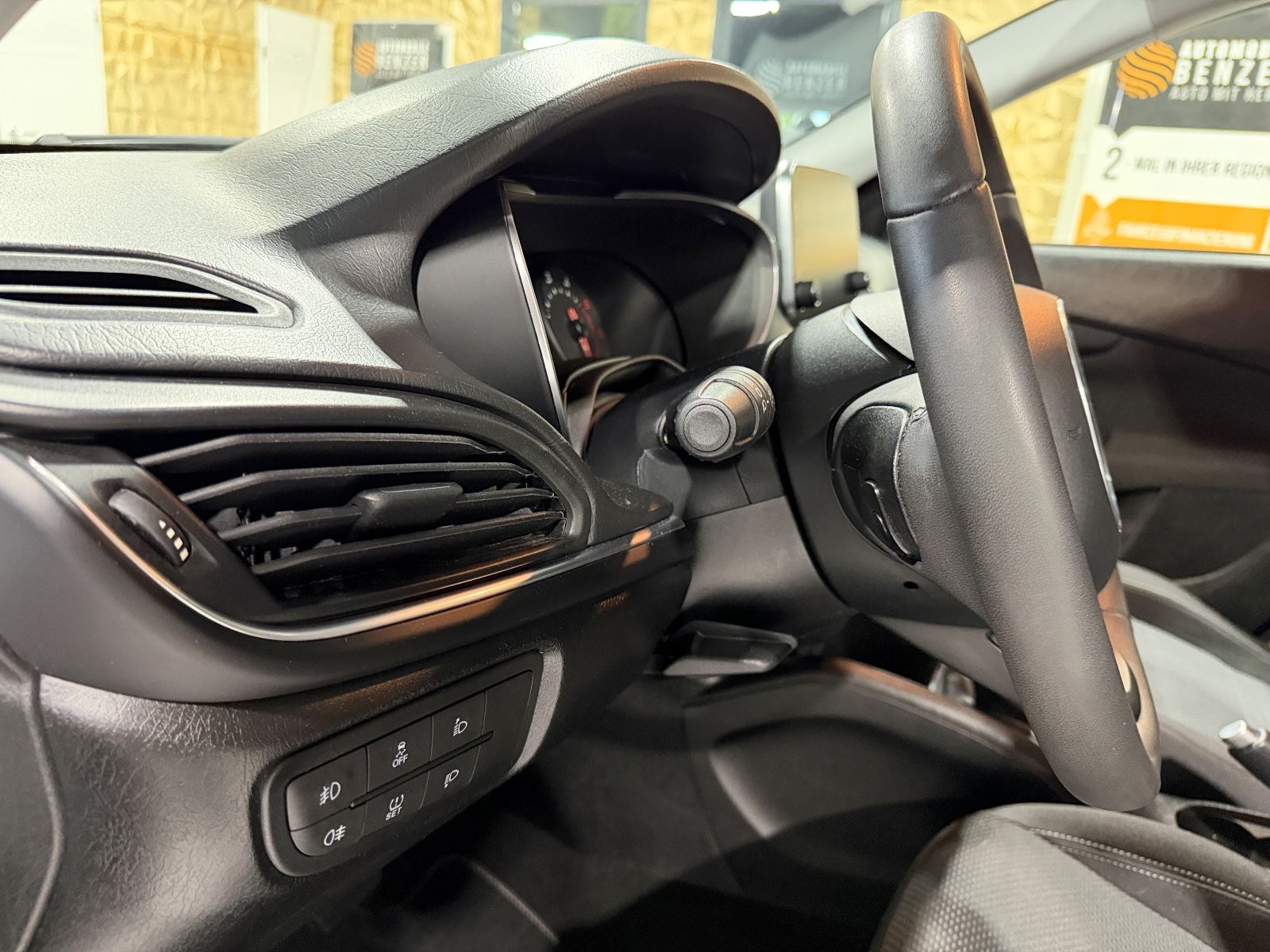 Fahrzeugabbildung Fiat Tipo/AUTOMATIK/LED/NAVI/KAMERA/SHZ