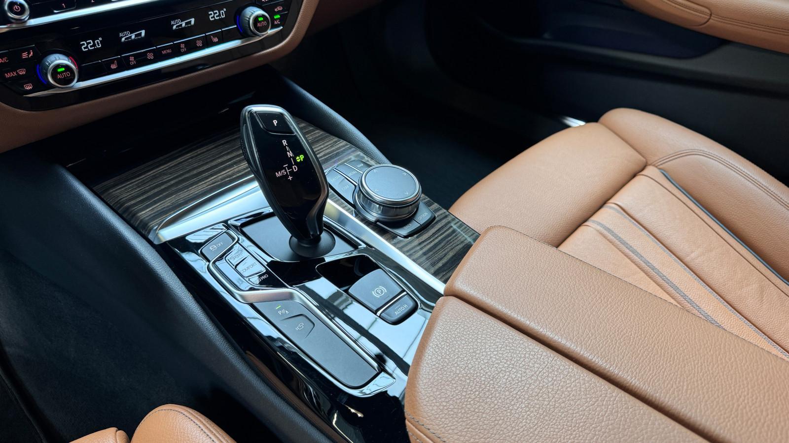 BMW 530i xDrive Touring Aut/SPORT LINE/PANORAMA/KAME