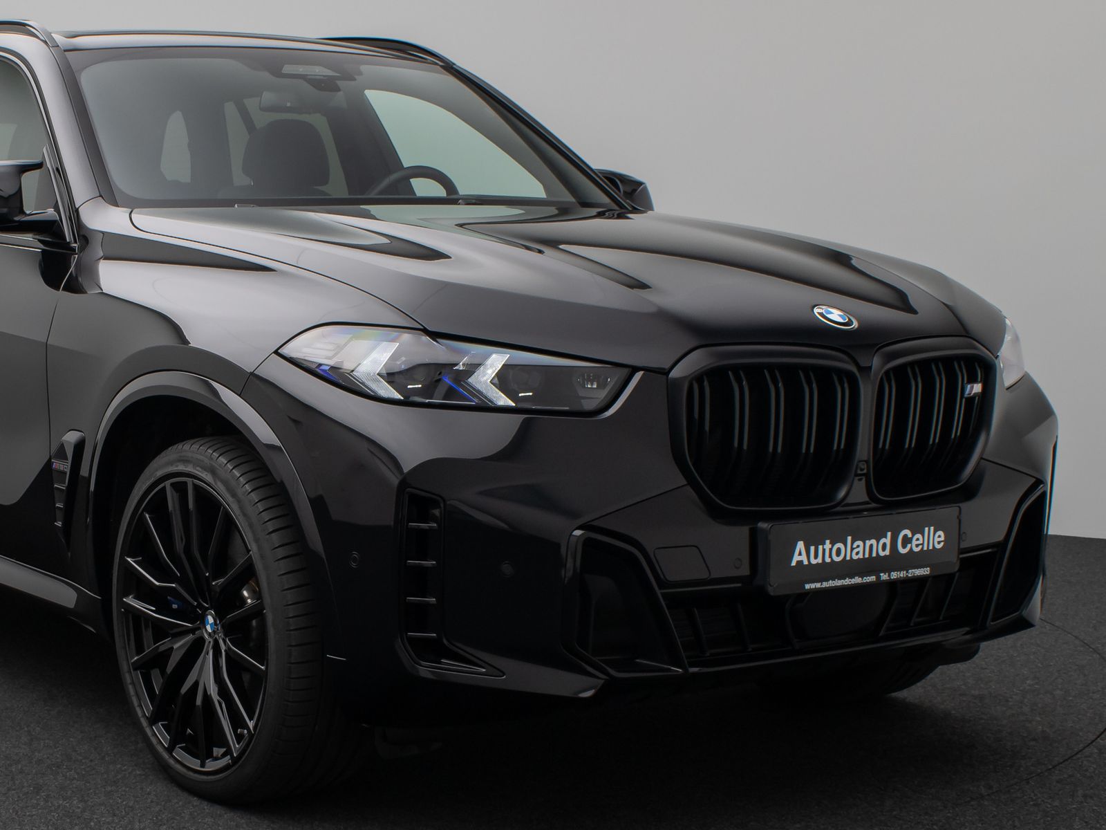 Fahrzeugabbildung BMW X5 M60i Panorama 360° B&W SoftCL Massage 22Zoll