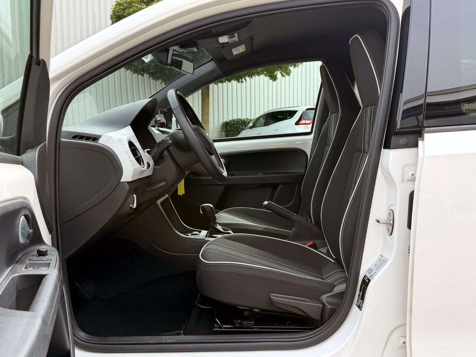 Fahrzeugabbildung SEAT Mii Electric Plus PDC KLIMATRONIC SHZ CCS BT