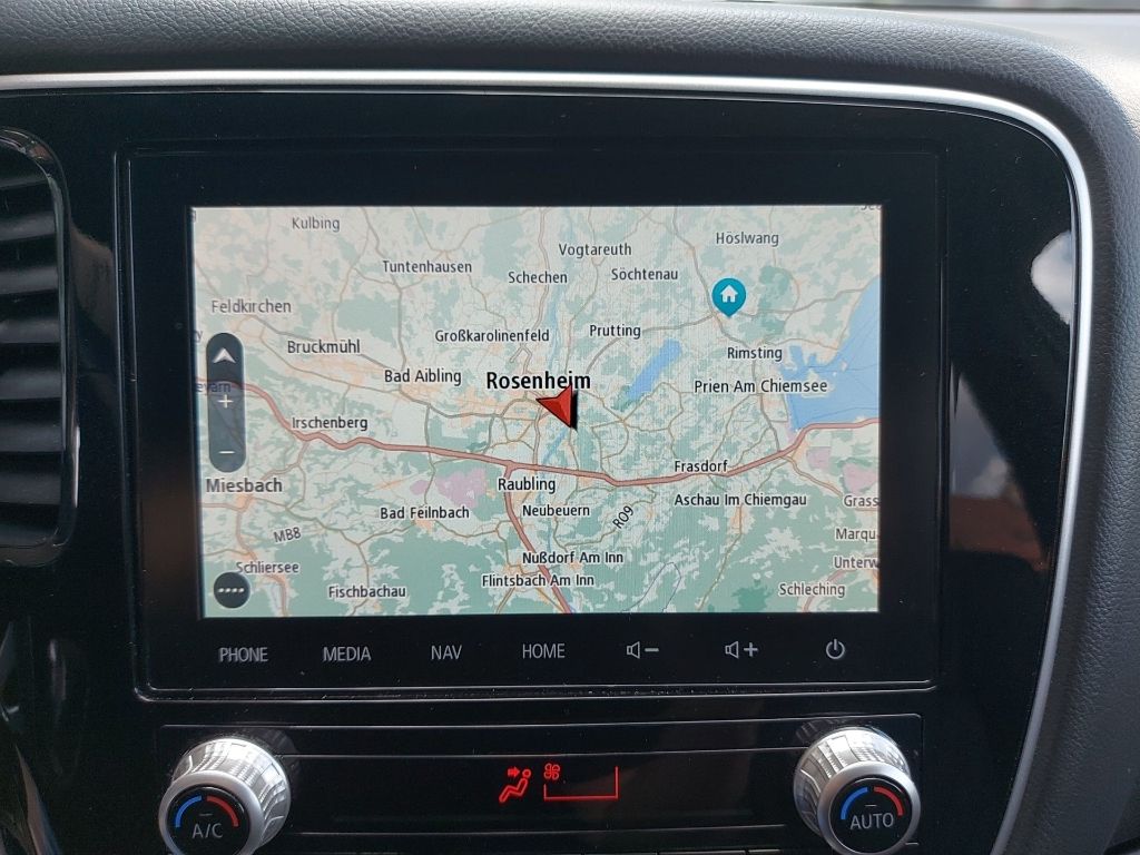 Fahrzeugabbildung Mitsubishi Outlander PHEV Spirit PLUS 2.4 4WD Navi Leder