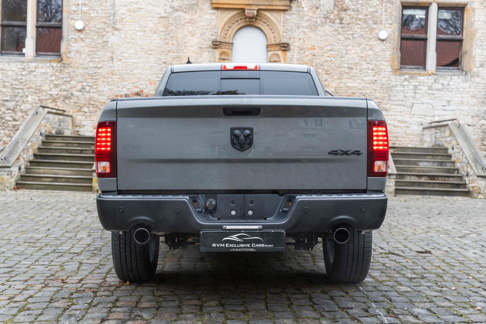 Fahrzeugabbildung Dodge RAM 1500 Classic 5,7L LPG AHK LED NAV KAM ALPINE