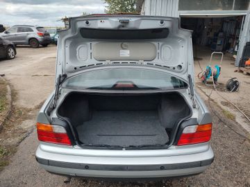 BMW 318 - 12