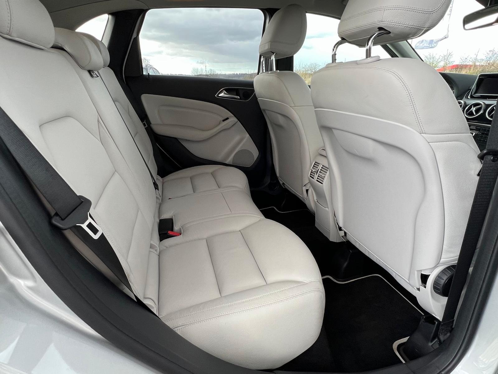 Mercedes-Benz B 180 NAVI/RFK/AHK/LEDER
