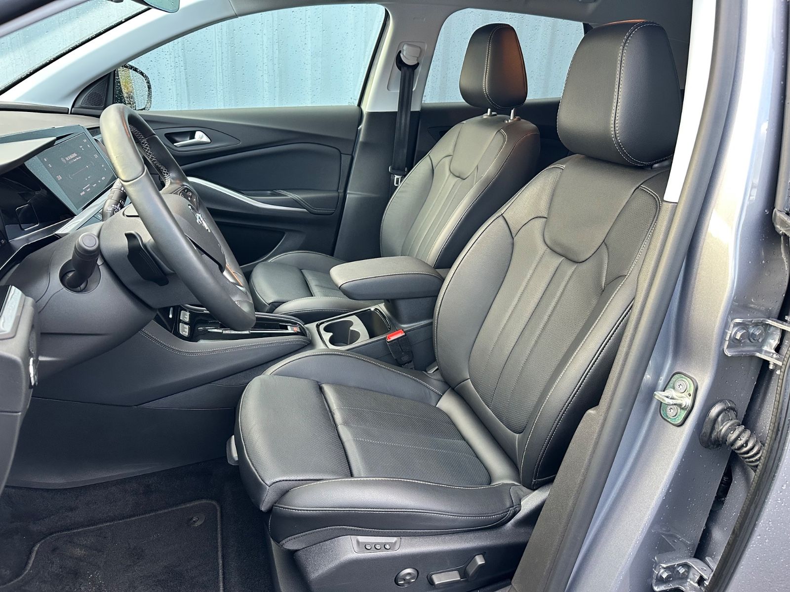 Fahrzeugabbildung Opel Grandland Elegance Plug-in-Hybrid*RFK*Leder