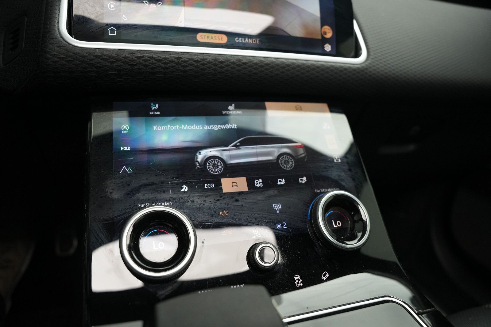 Fahrzeugabbildung Land Rover Range Rover Velar R-Dynamic SE*Pano*HUD*Meridian
