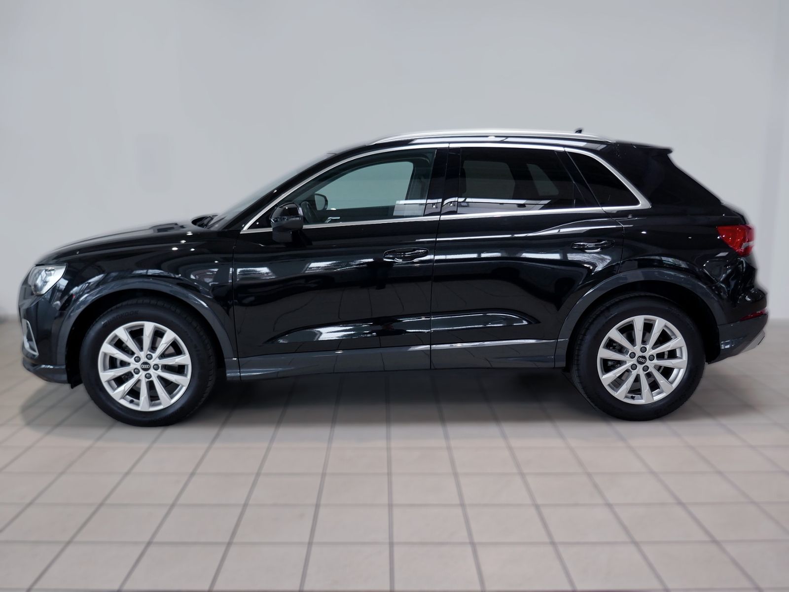 Fahrzeugabbildung Audi Q3 35 Advanced 2.0 TDI | LED AHK PDC Navi