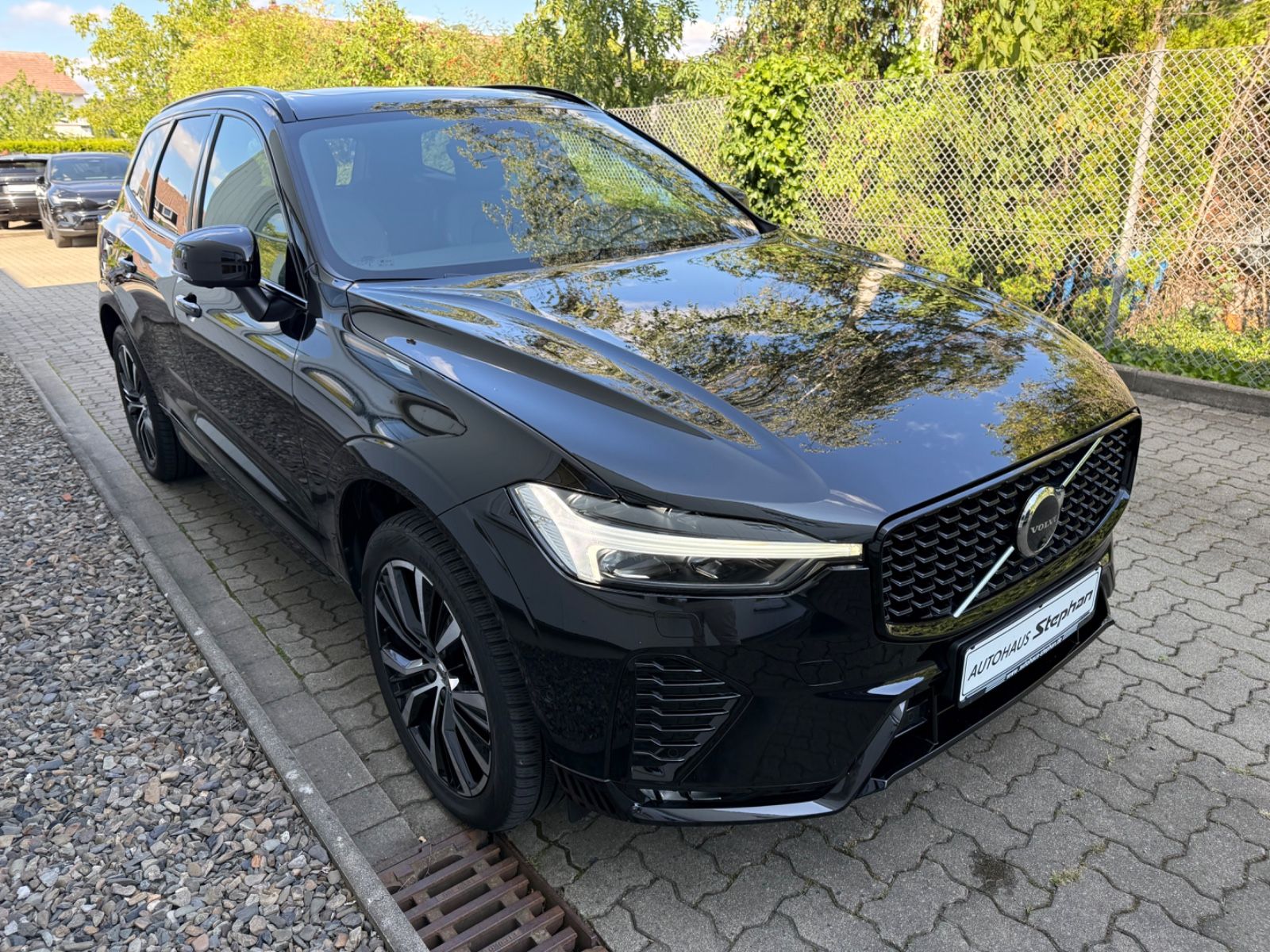 Volvo XC60 B4 Diesel AWD Plus Dark AHK foto 3