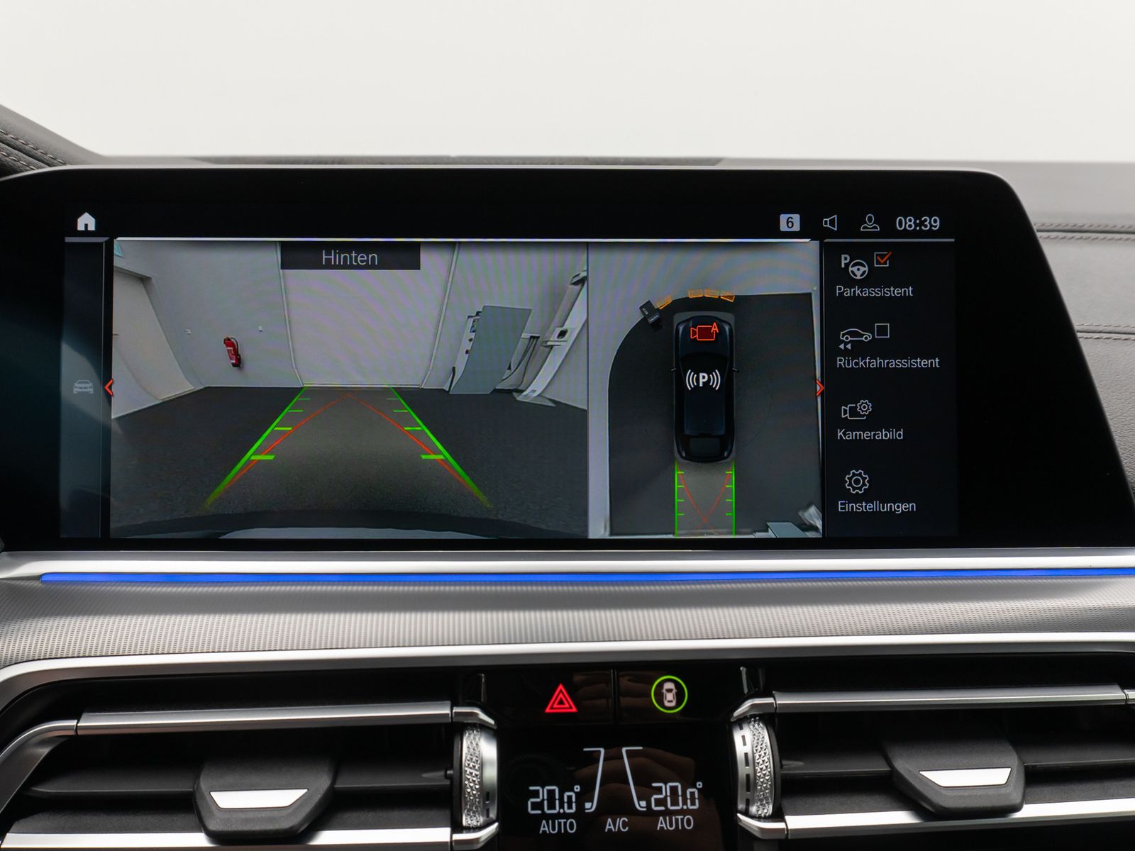 Fahrzeugabbildung BMW X6 xD30d M Sport DAB 360°DisplKey AHK Alarm 22"