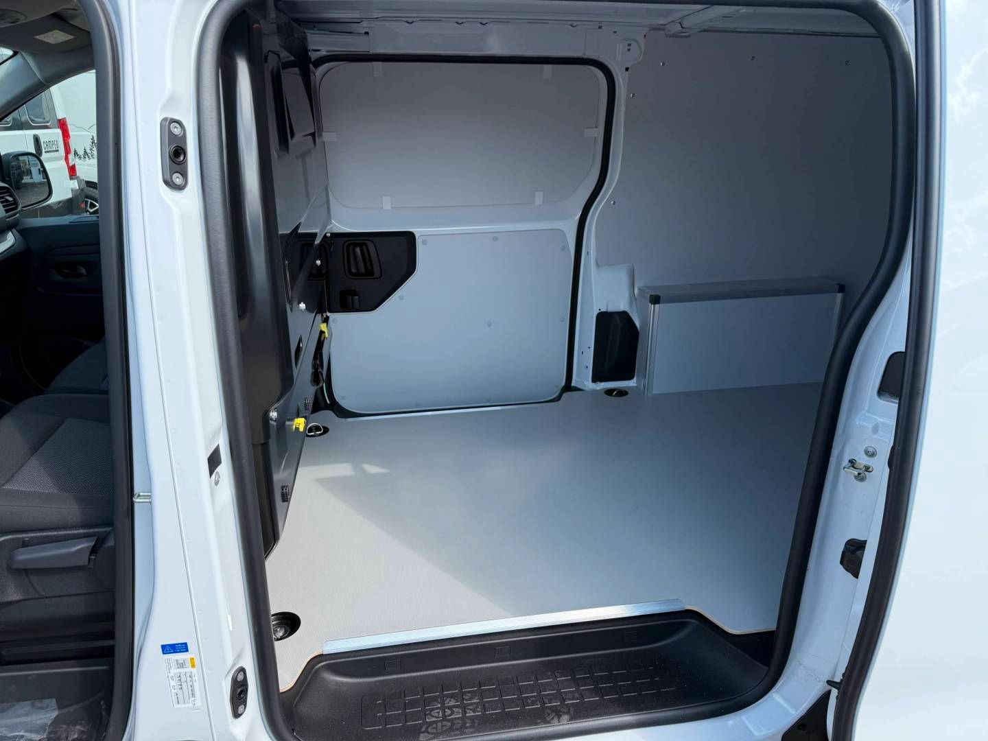 Fahrzeugabbildung Fiat SCUDO KAWA L3 2.0 145 AT8 S&S