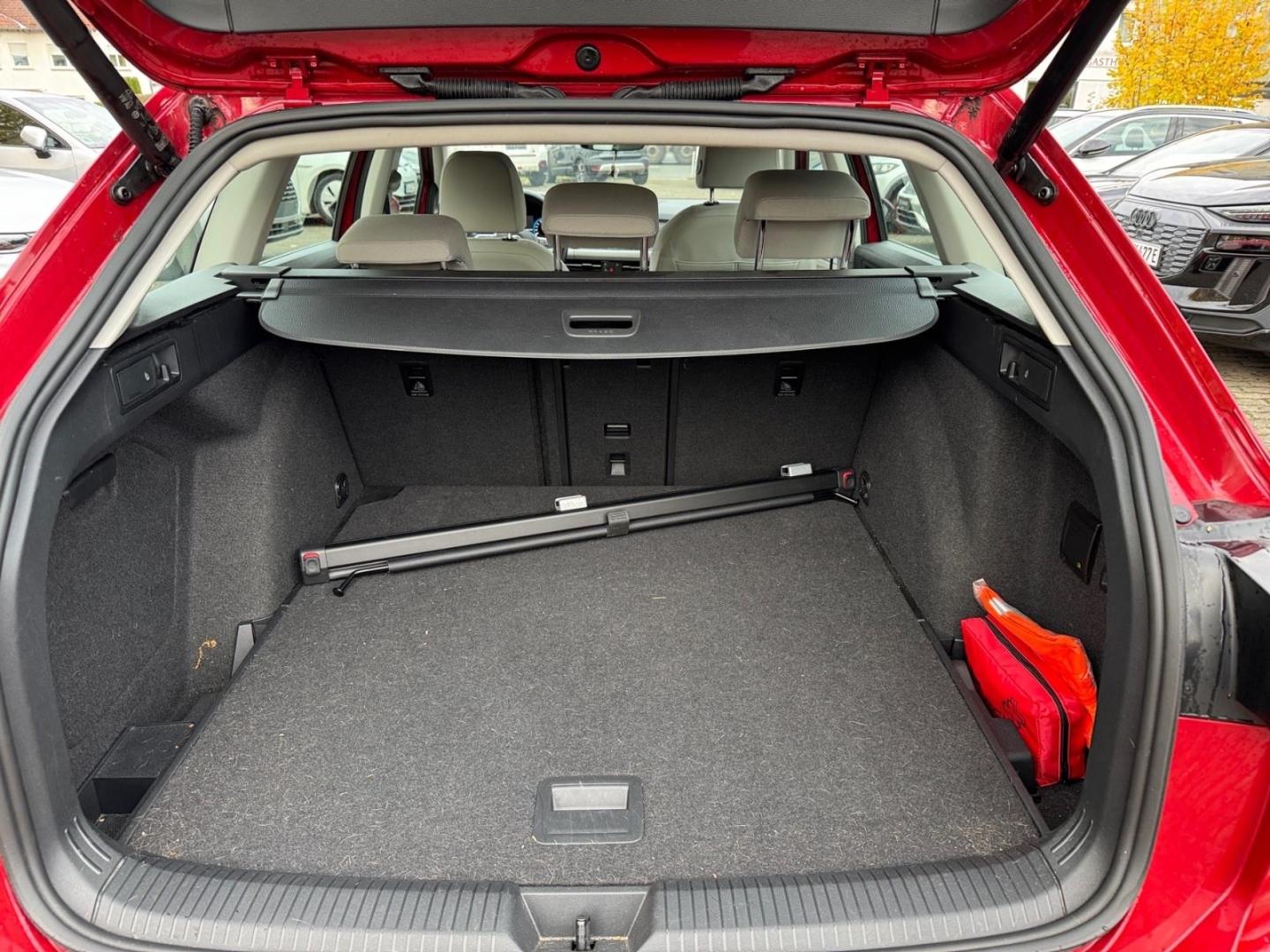 Volkswagen Golf Variant VIII Life 1.5 TSI LED Navi AHK ACC, миниатюра 10