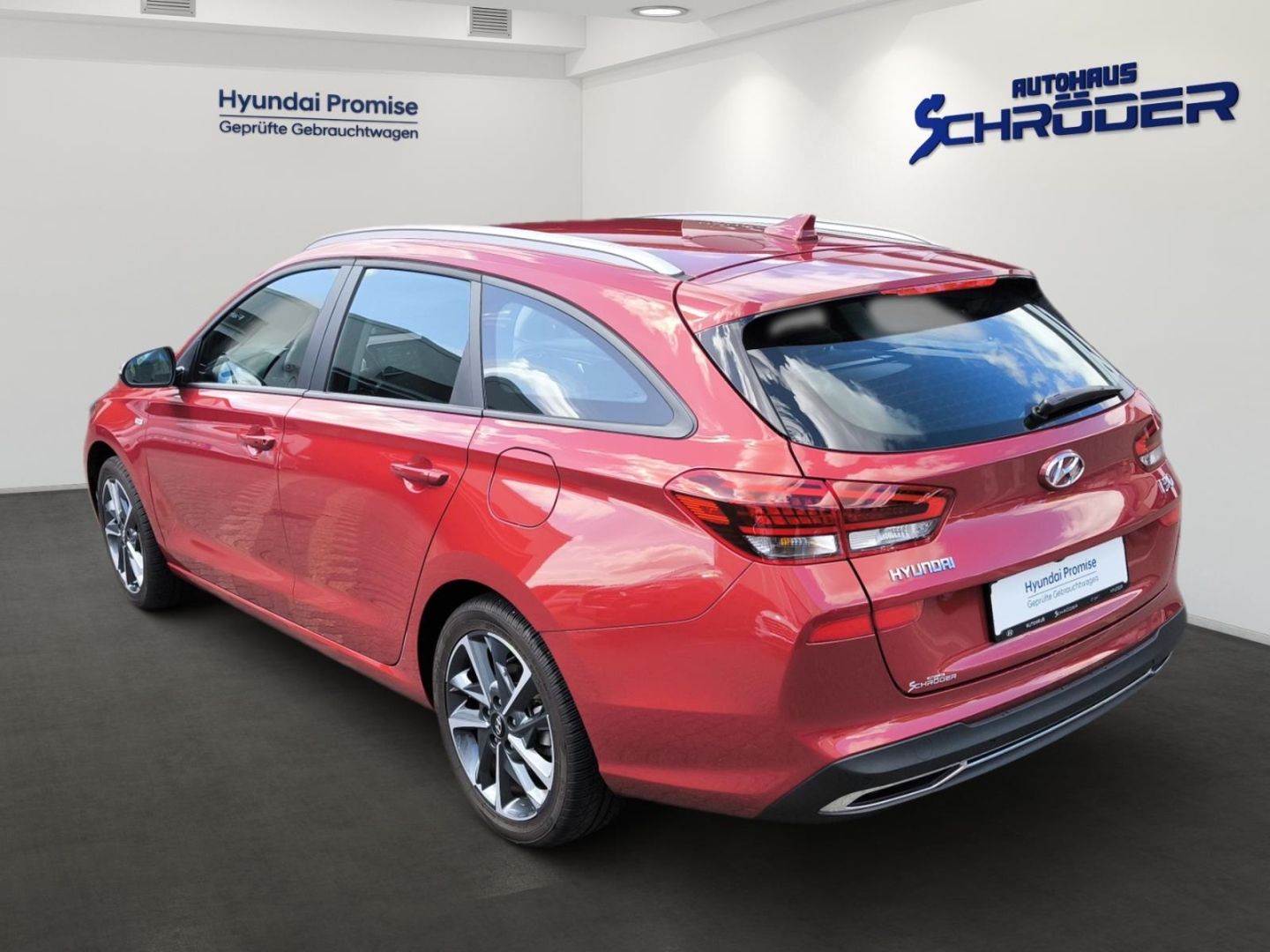 Fahrzeugabbildung Hyundai i30 Kombi 1.5T Trend Mild-Hybrid (48V) Allwetter