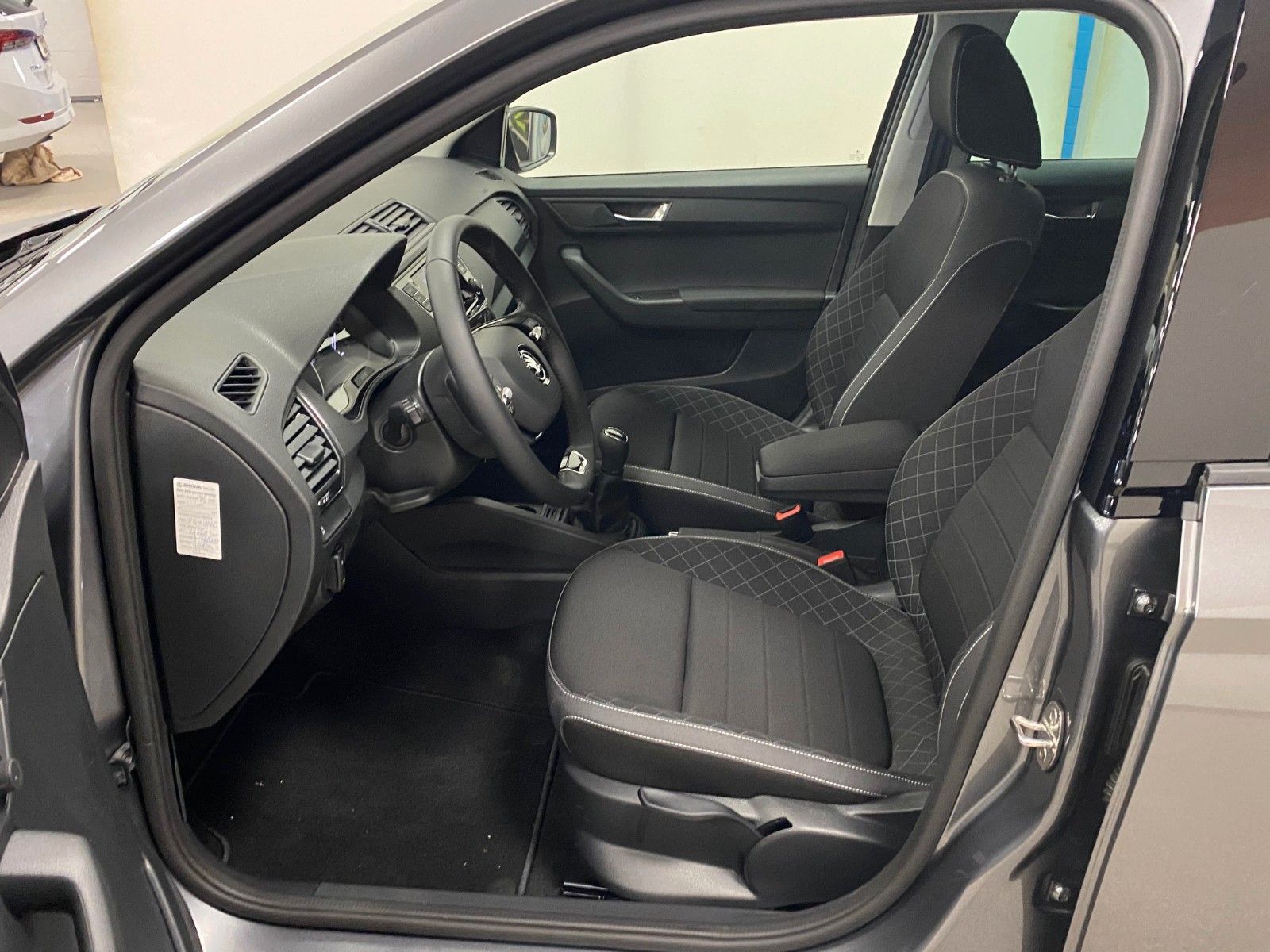Fahrzeugabbildung SKODA FABIA COMBI 1.0 TSI Ambition+SHZ+SMARTLINK+ALU++