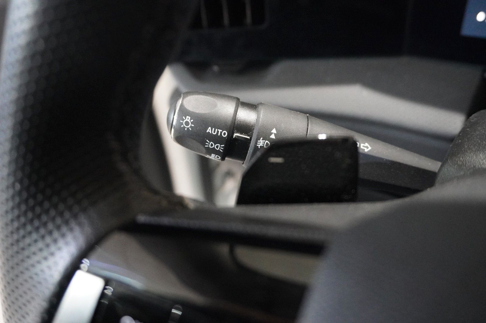 Fahrzeugabbildung Opel Astra L Lim. 1.2T ELEGANCE NAVI/LED/KAMERA/SPORT