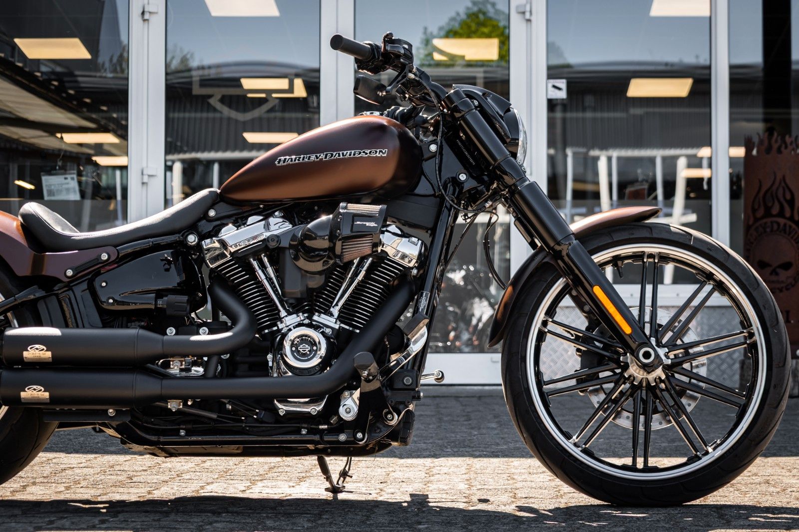 Fahrzeugabbildung Harley-Davidson BREAKOUT FXBR - Jekill & Hyde - Screaming Eagle