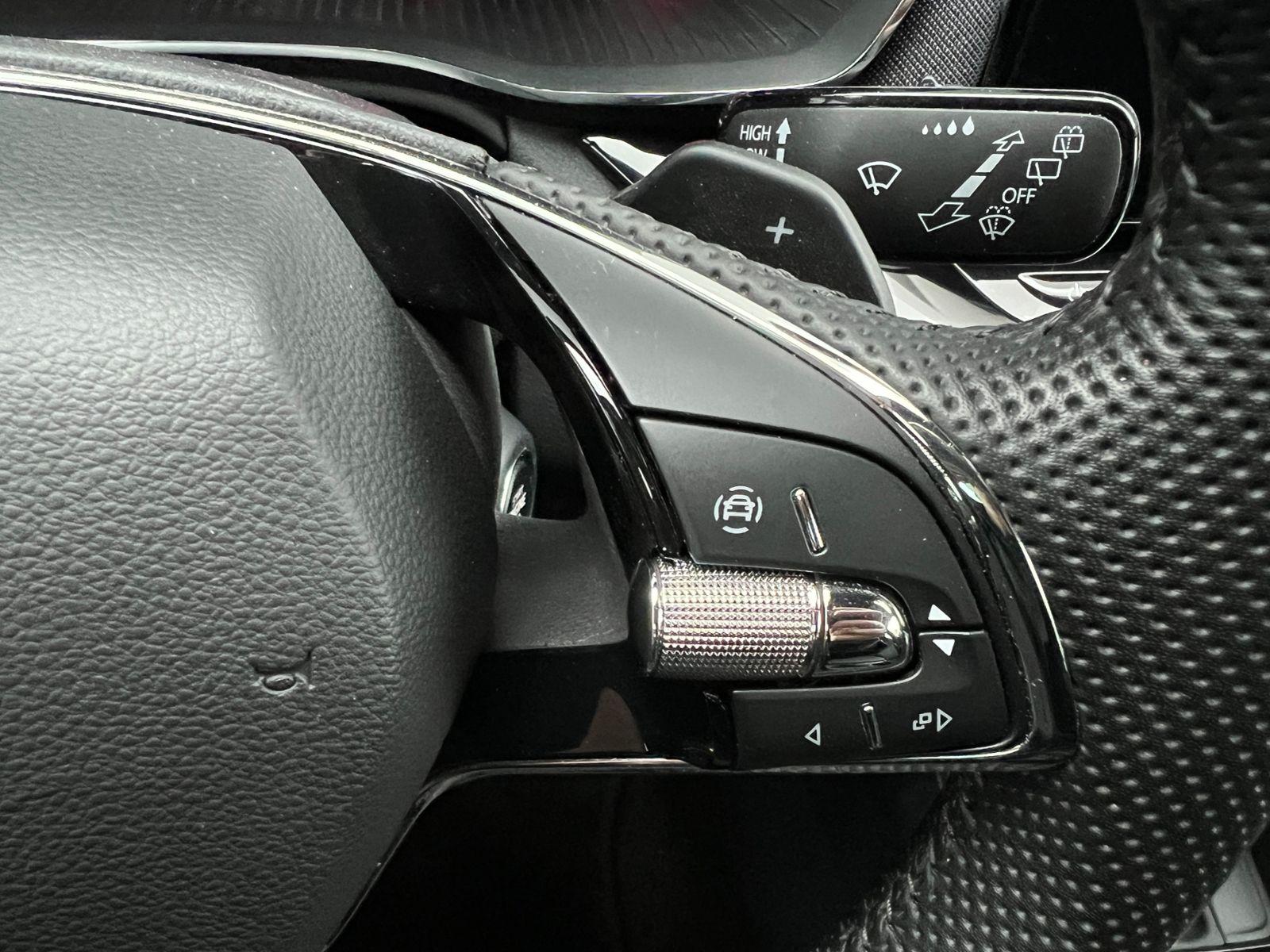 Fahrzeugabbildung SKODA Octavia Combi IV Sportline 2.0 TSI DSG 4x4 *LED,