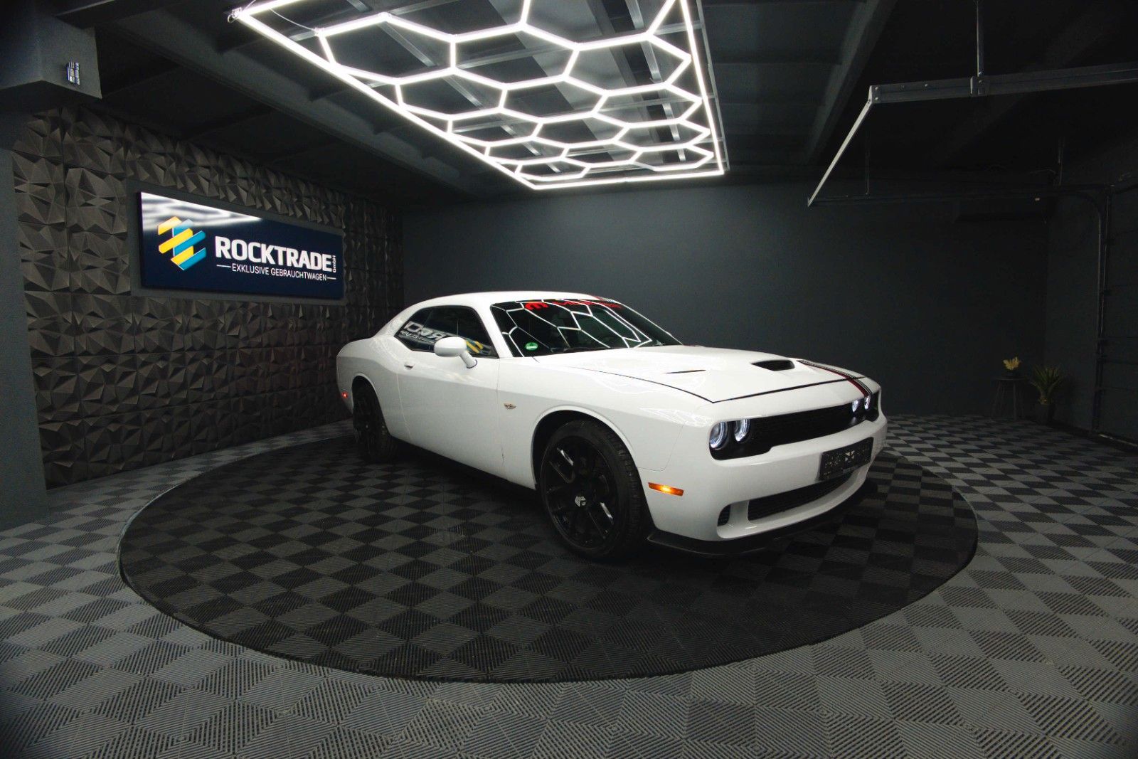 Fahrzeugabbildung Dodge Challenger 5.7 V8 R/T SRT Style *LED*20 Zoll*
