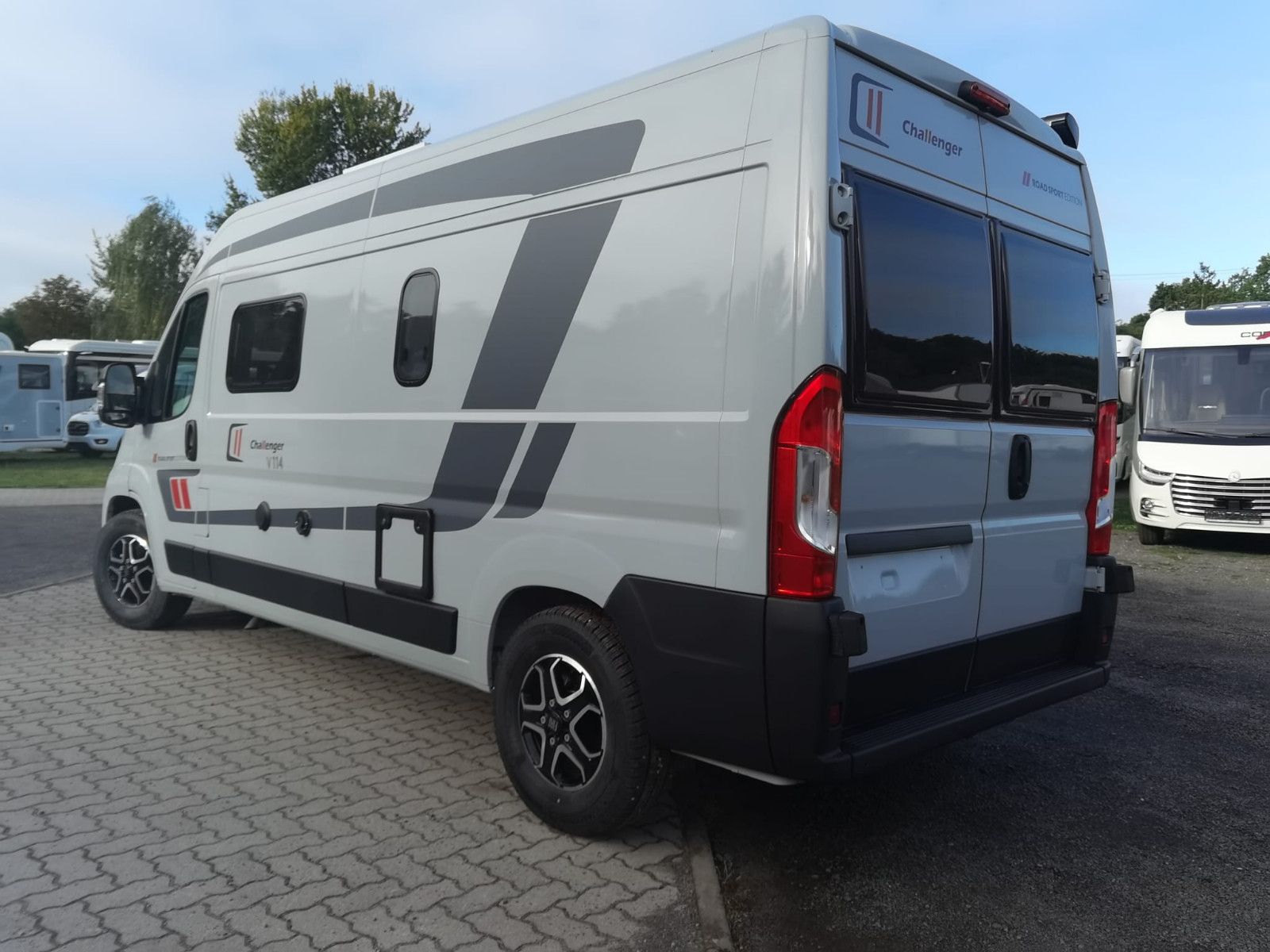 Fahrzeugabbildung Challenger V114 Sport Edition M27