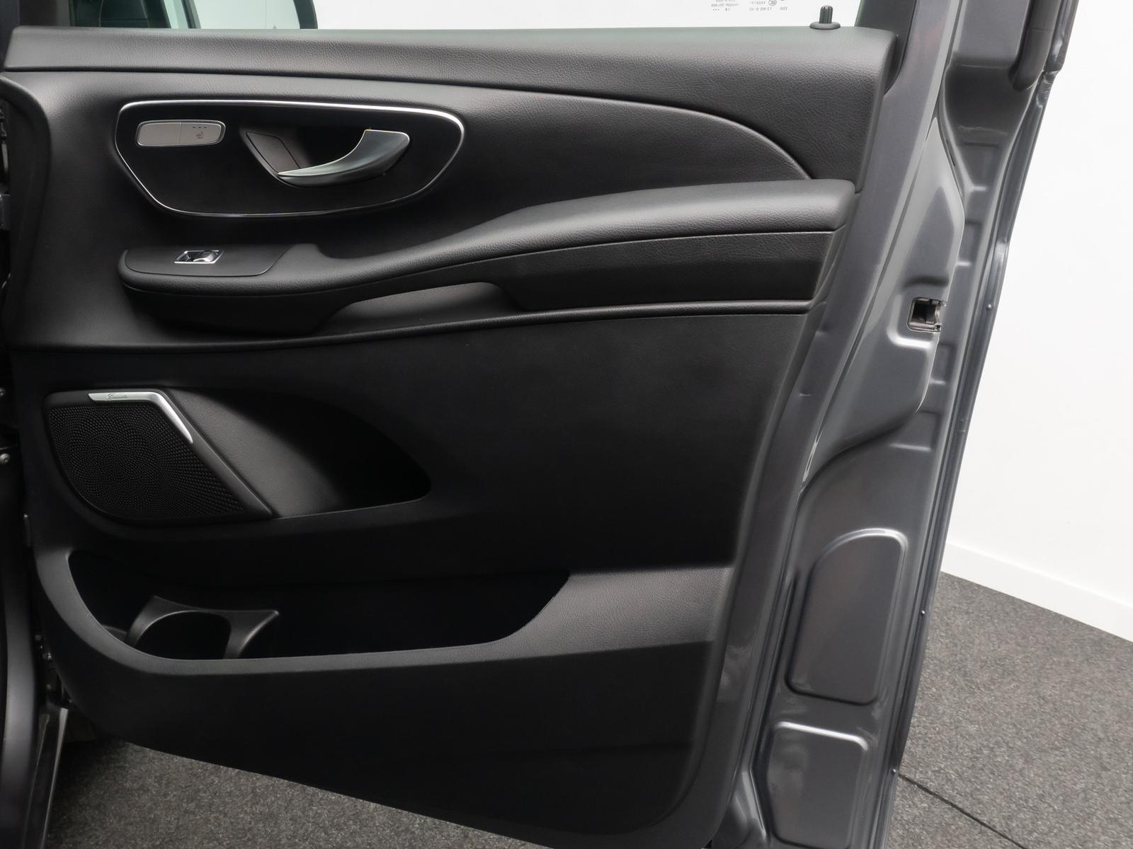 Mercedes-Benz V 250 ACC Kamera Burmester AHK TischPaket 19Zoll