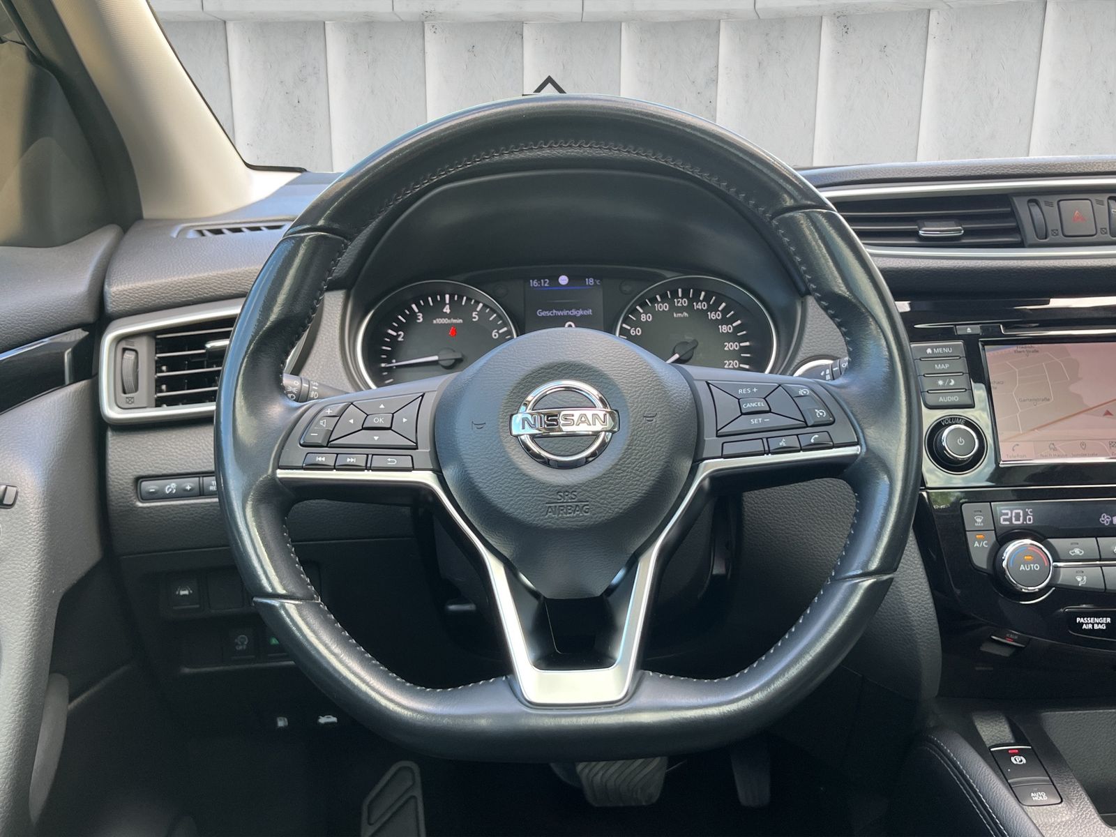 Fahrzeugabbildung Nissan Qashqai SHZ*NAVI*360°Kamera*PDC*AHK*LED*Pano**