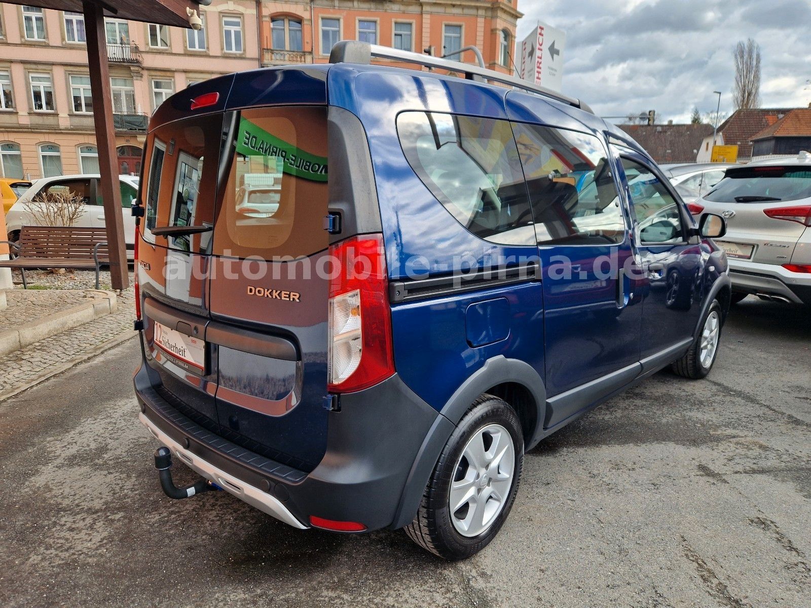 Dokker Stepway Celebration TCe 115 NAVI/SHZ/AHK