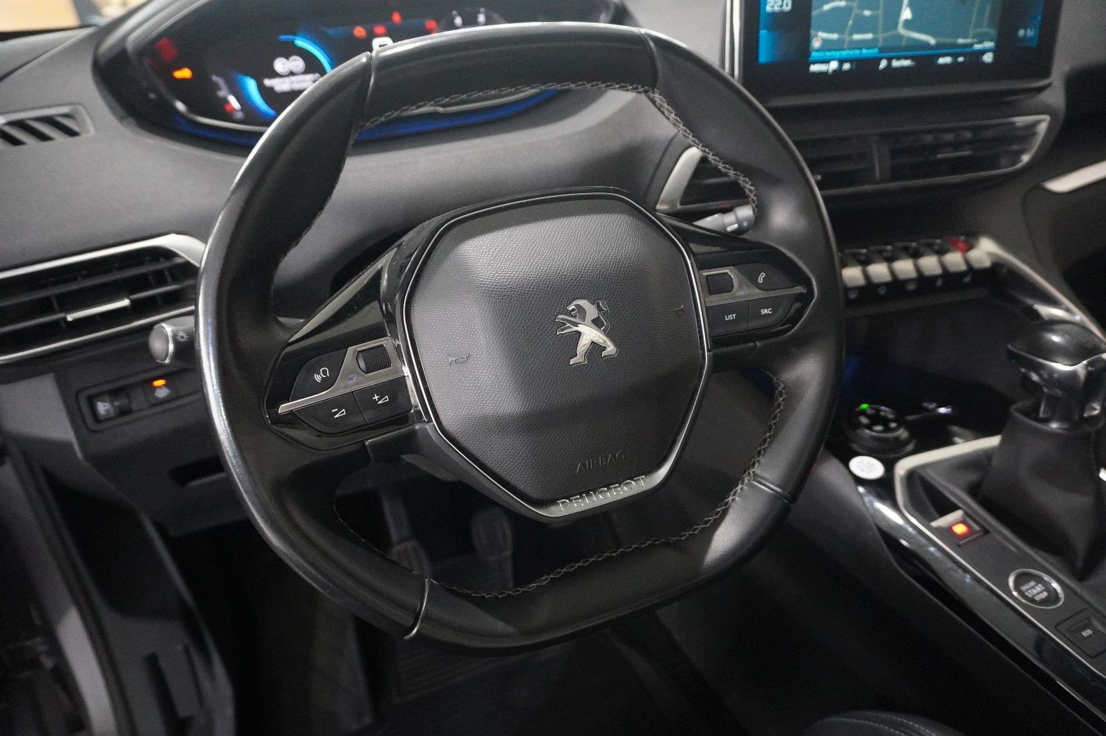 Fahrzeugabbildung Peugeot 3008 1.5D ALLURE NAVI/LED/KAMERA/SPORT/VIRTU/AHK