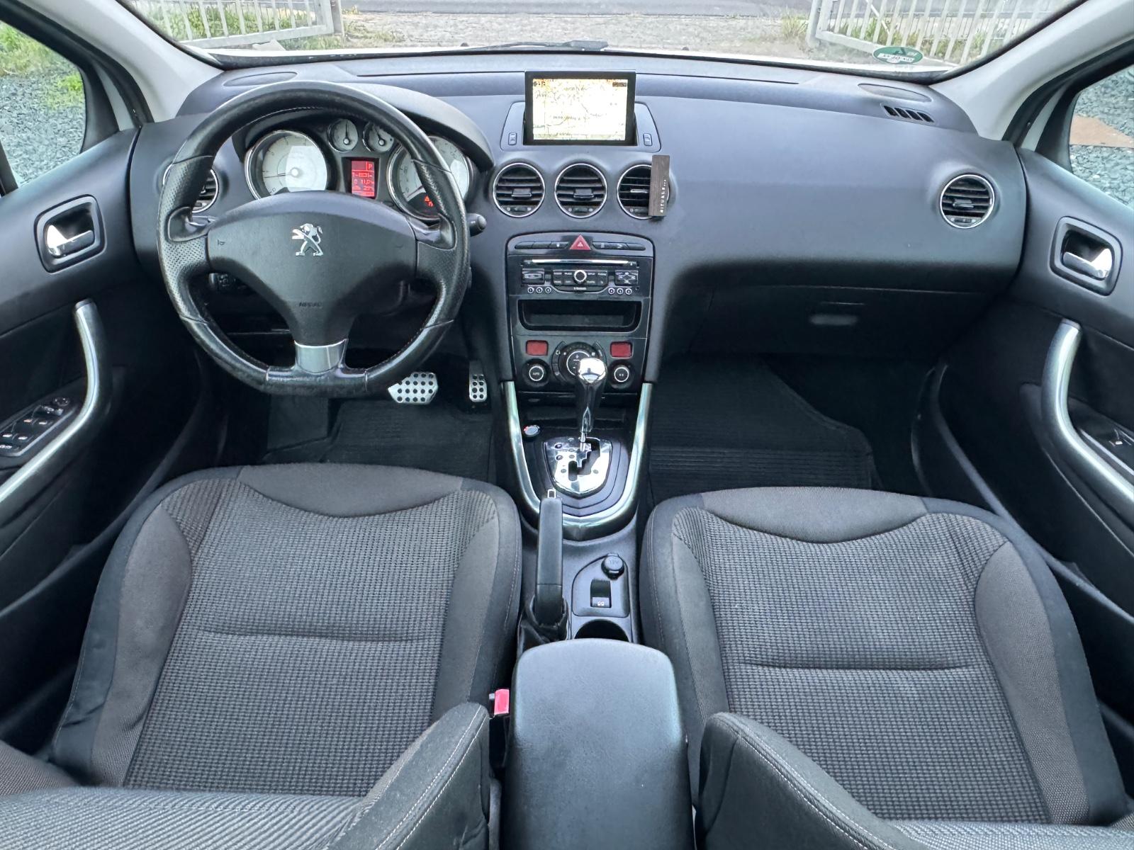 Peugeot 308 2014 — photo 15