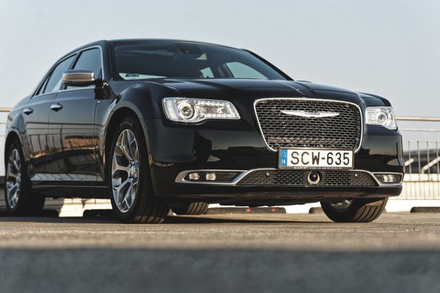 Chrysler 300C 5.7 HEMI V8 EU-Auto, unfallfrei, neuwertig