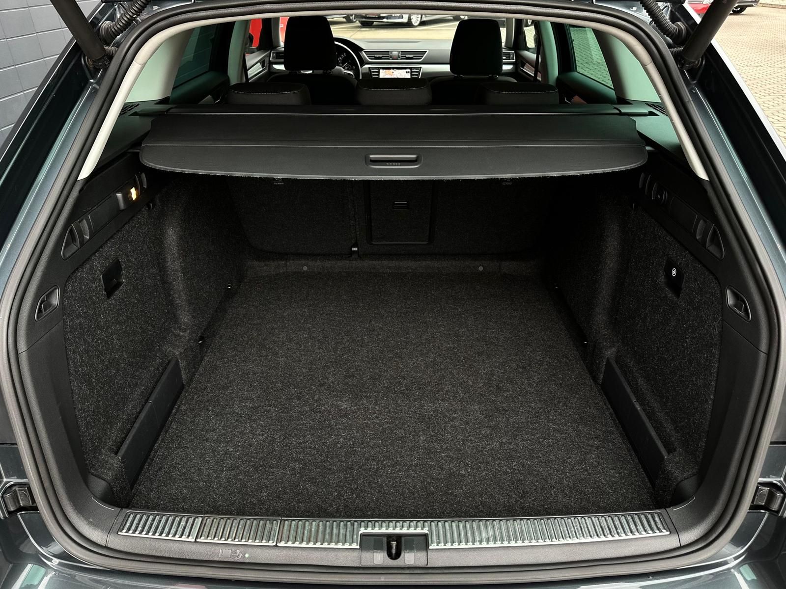 SKODA Superb 2.0TDI AMBITION COMBI 4x4* BIXEN#ACC#AHK - Image 7