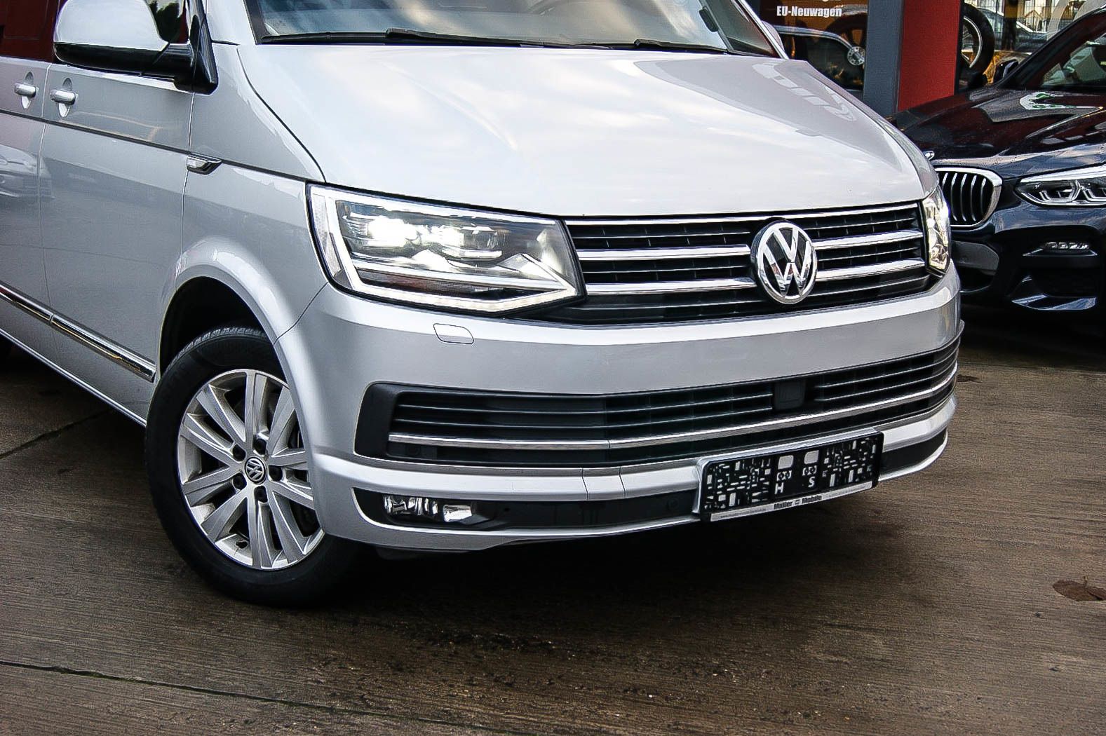 Fahrzeugabbildung Volkswagen T6 Multivan 20TDI DSG Highline 6-Sitze STHZ BETT