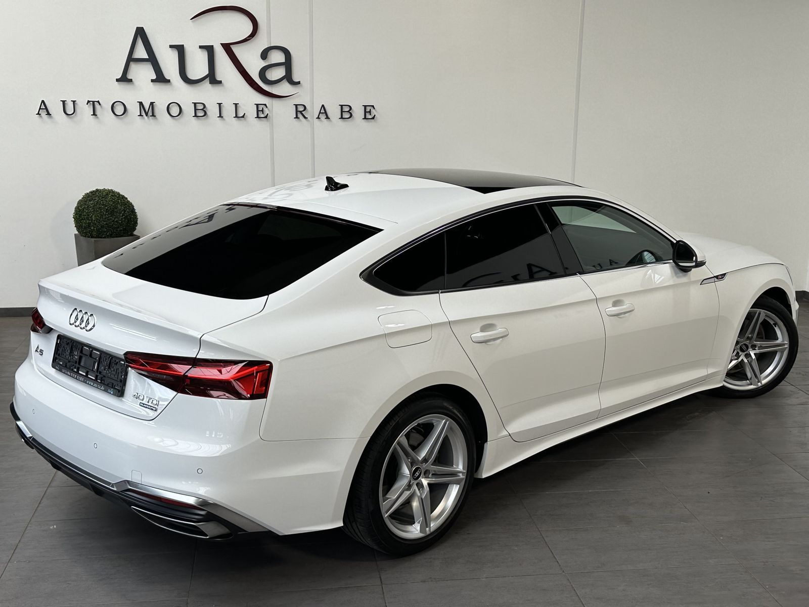 Fahrzeugabbildung Audi A5 SpB 40 TDI Qu S-Line NAV+LED+PANO+AHK+HUD+ACC