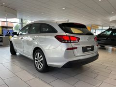 Fahrzeugabbildung Hyundai i30 SW 1.0 T-GDI TREND LED/SHZ/KAMERA/NAVI/SHZ